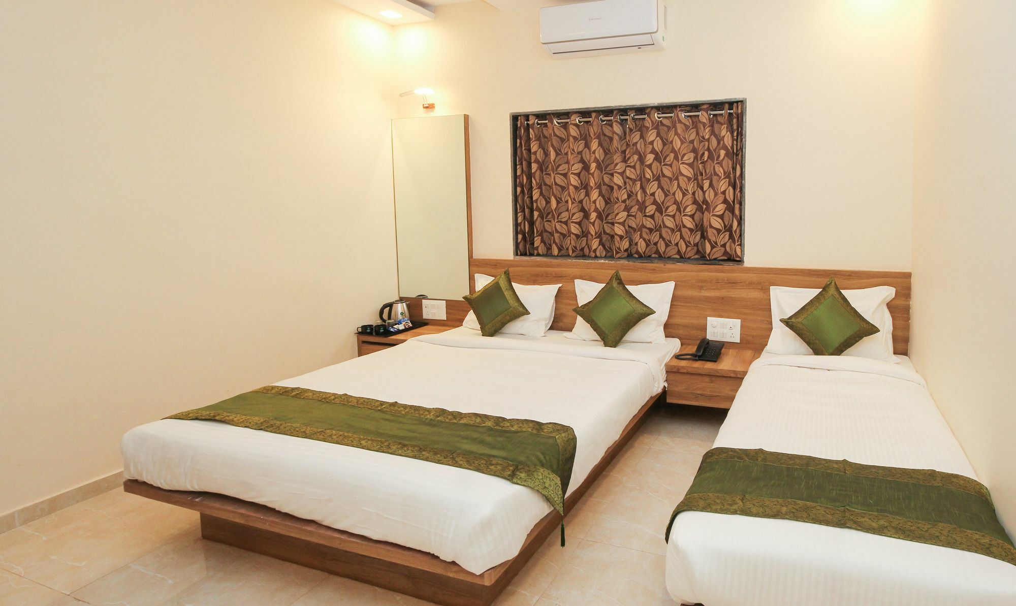 Treebo Winter Town Venna Lake Mahabaleshwar Exterior photo